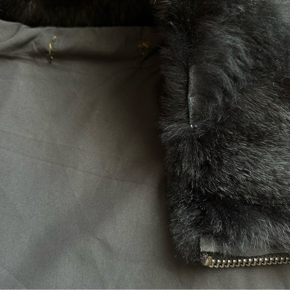 Vintage Black Genuine Fur Zip Vest Cozy Soft Quiet Luxury Sleeveless Size Large - Picture 11 of 11